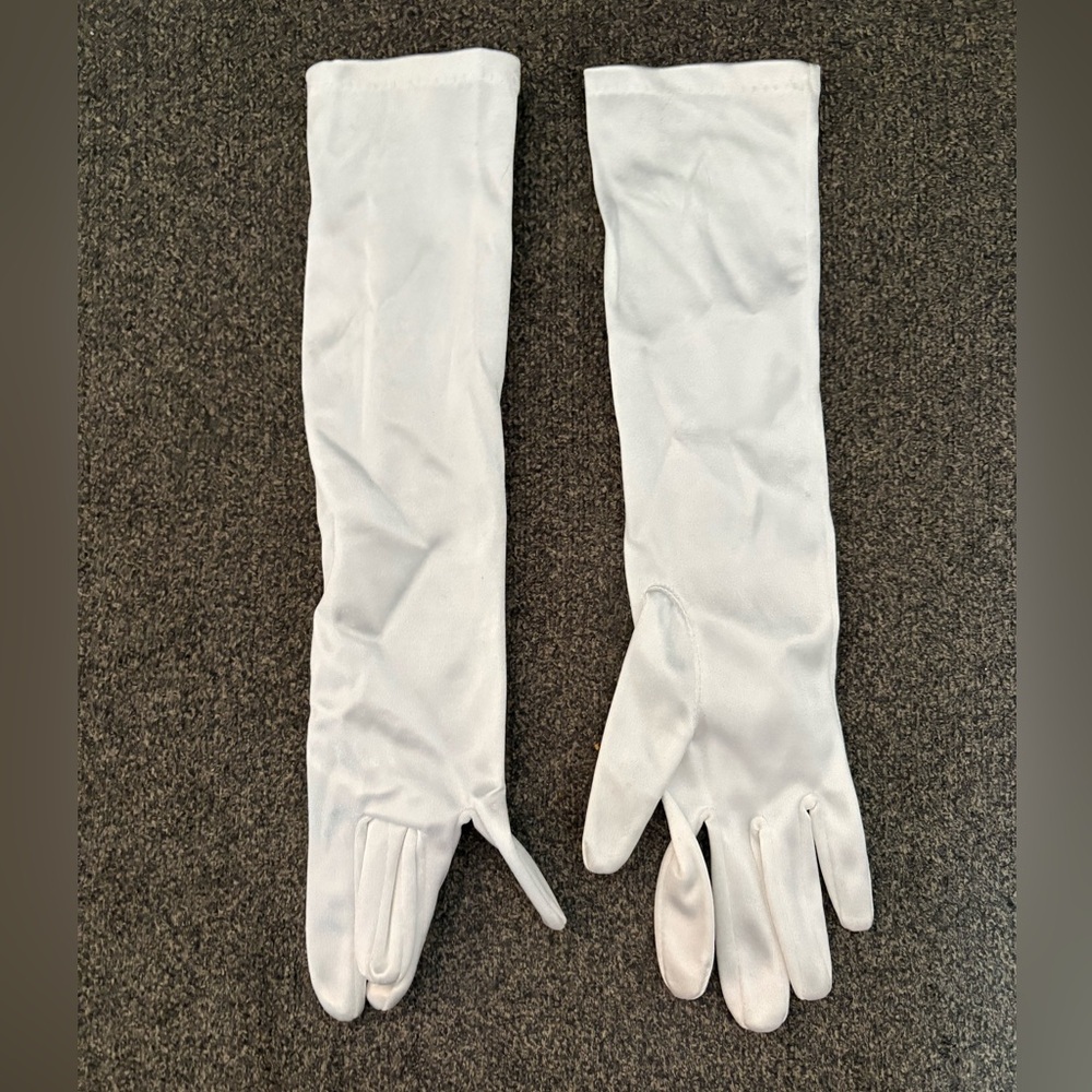 Elegant White Long Gloves